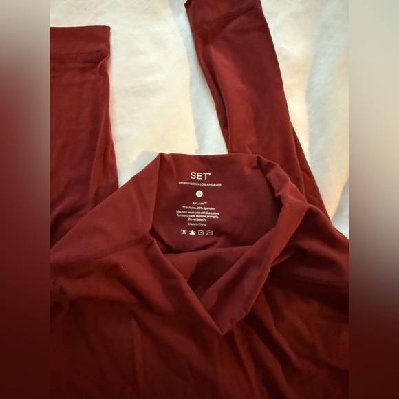 Set Active Airluxe Breathe Contrast Wrap Bra and High-Rise Leggings | Snapper - Picture 4 of 6